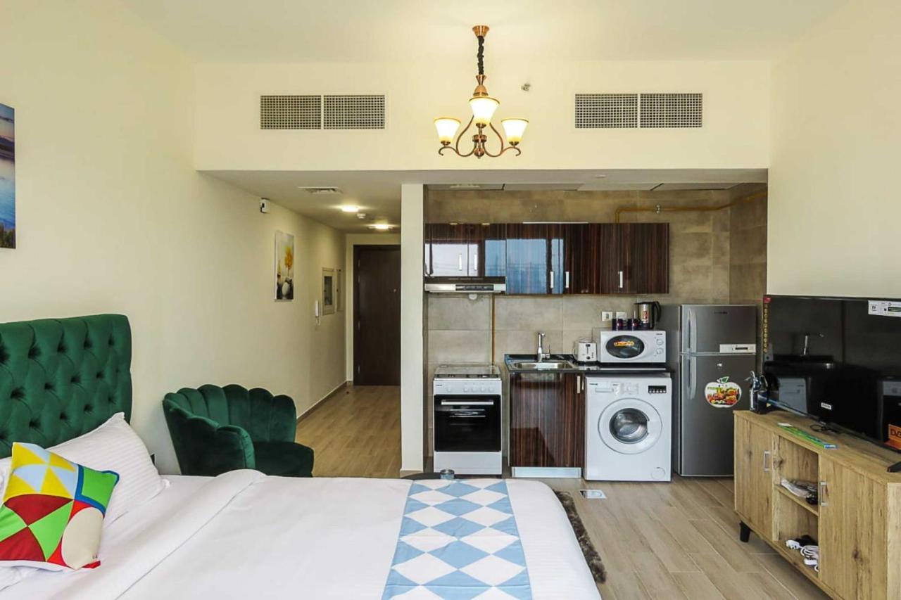 Oyo 860 Studio Apartment, Maya Tower 4, Jumeirah Village Triangle Dubai Exterior foto